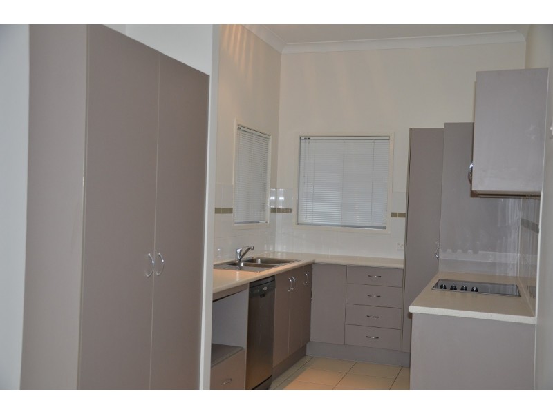 28/2 Sangster Crescent, Pacific Pines QLD 4211