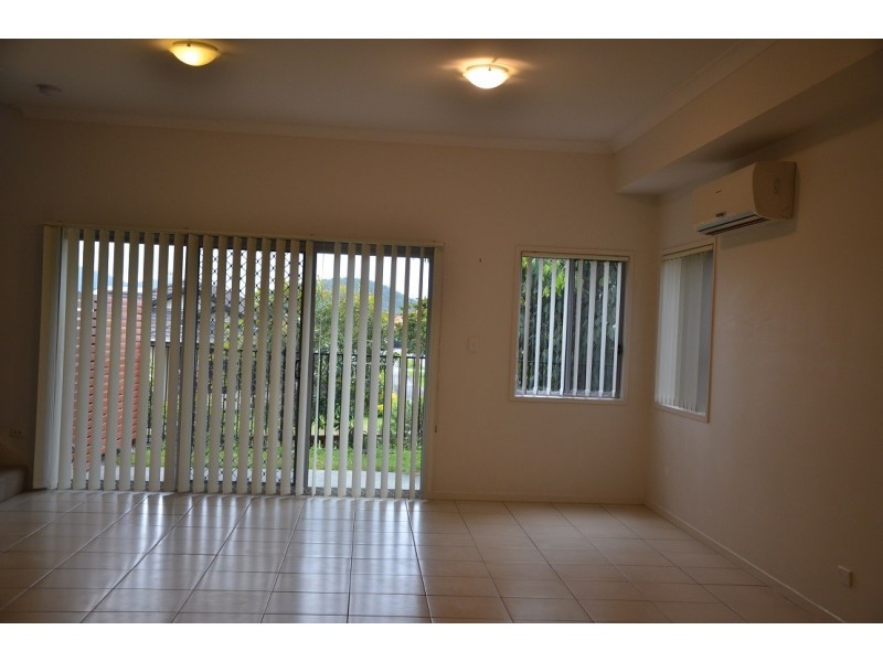 28/2 Sangster Crescent, Pacific Pines QLD 4211