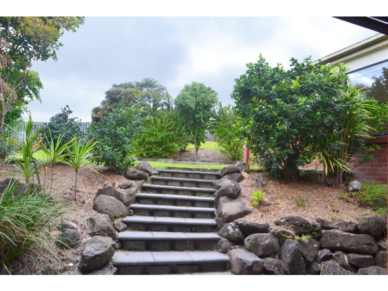 6 Temoe Rise, Pacific Pines QLD 4211