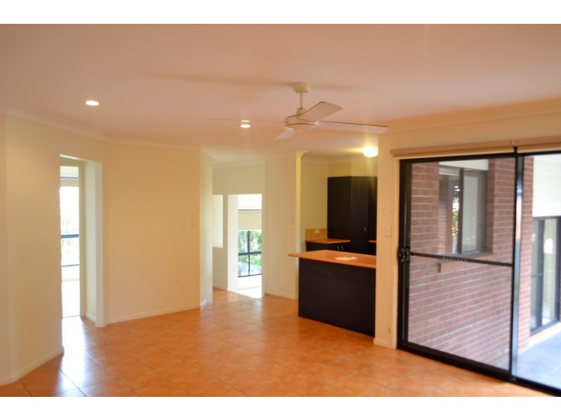 6 Temoe Rise, Pacific Pines QLD 4211