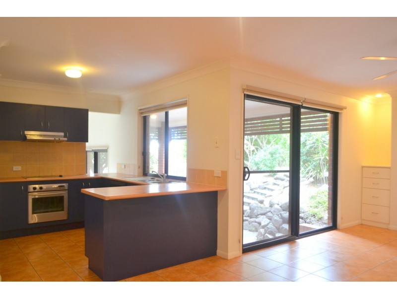6 Temoe Rise, Pacific Pines QLD 4211