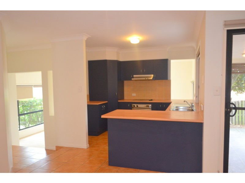 6 Temoe Rise, Pacific Pines QLD 4211