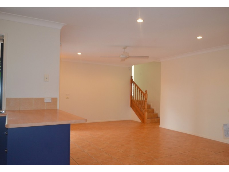6 Temoe Rise, Pacific Pines QLD 4211