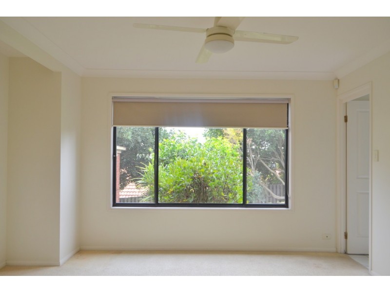 6 Temoe Rise, Pacific Pines QLD 4211