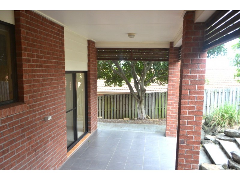 6 Temoe Rise, Pacific Pines QLD 4211