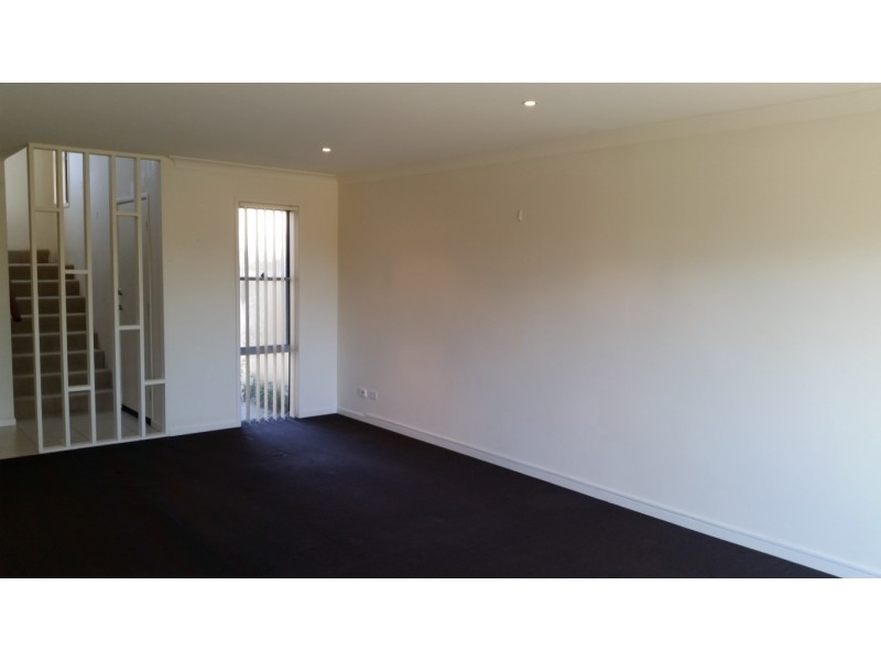 5/1 Belongil Street, Pacific Pines QLD 4211