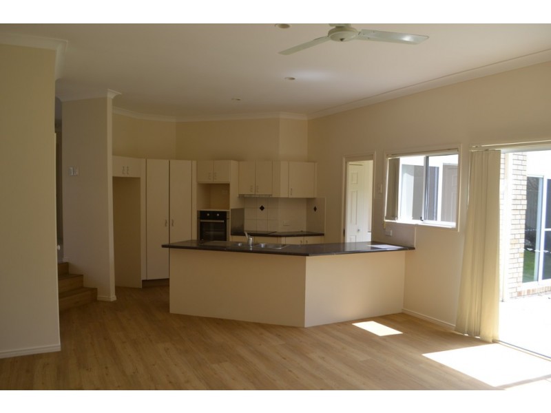 14 Boyer Street, Pacific Pines QLD 4211