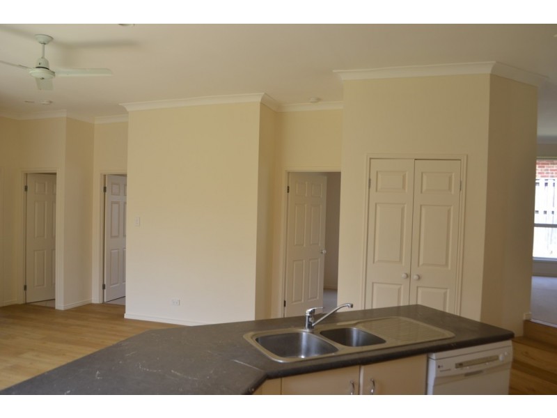 14 Boyer Street, Pacific Pines QLD 4211