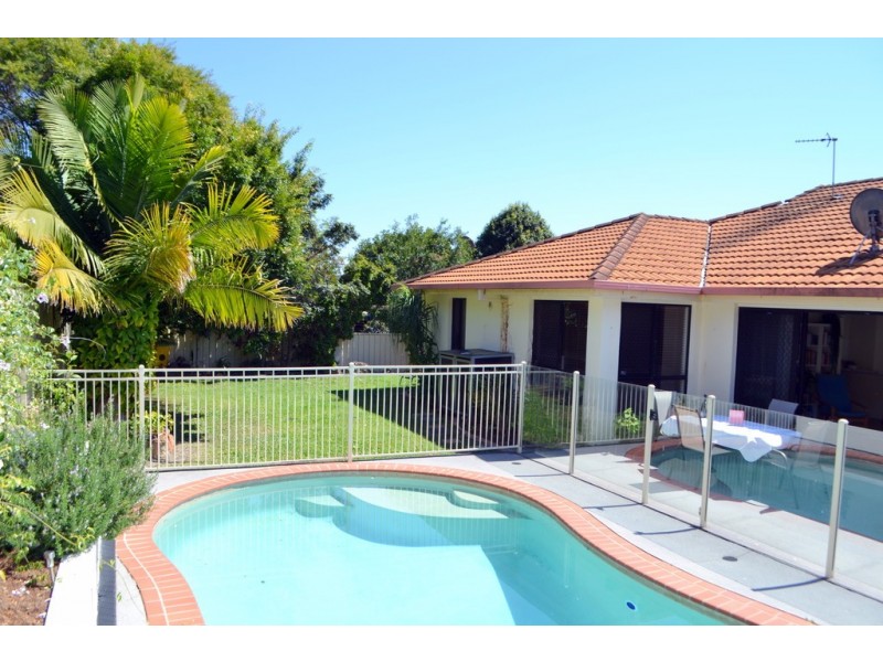 12 Tee Trees Boulevard, Arundel QLD 4214