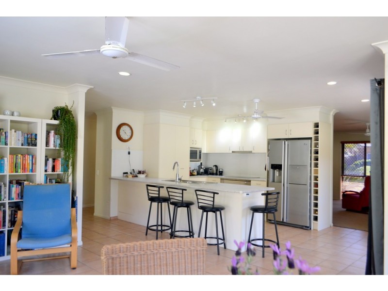 12 Tee Trees Boulevard, Arundel QLD 4214