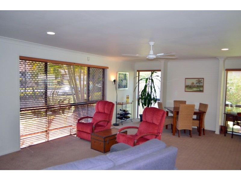 12 Tee Trees Boulevard, Arundel QLD 4214