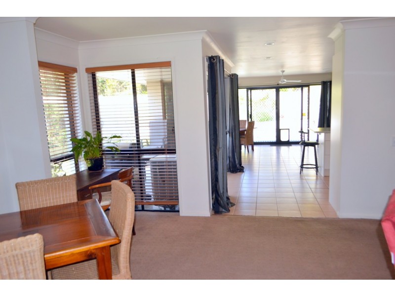 12 Tee Trees Boulevard, Arundel QLD 4214