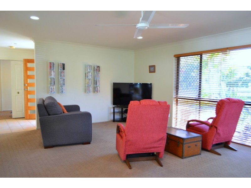 12 Tee Trees Boulevard, Arundel QLD 4214