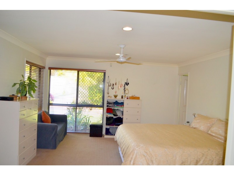 12 Tee Trees Boulevard, Arundel QLD 4214