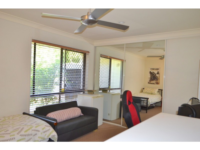 12 Tee Trees Boulevard, Arundel QLD 4214
