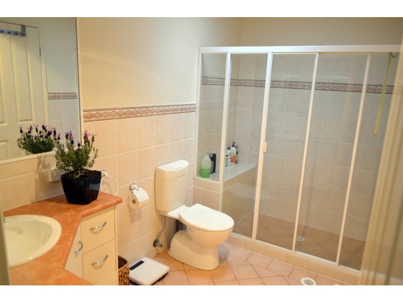 12 Tee Trees Boulevard, Arundel QLD 4214