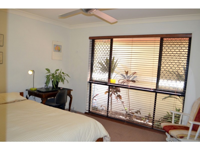 12 Tee Trees Boulevard, Arundel QLD 4214