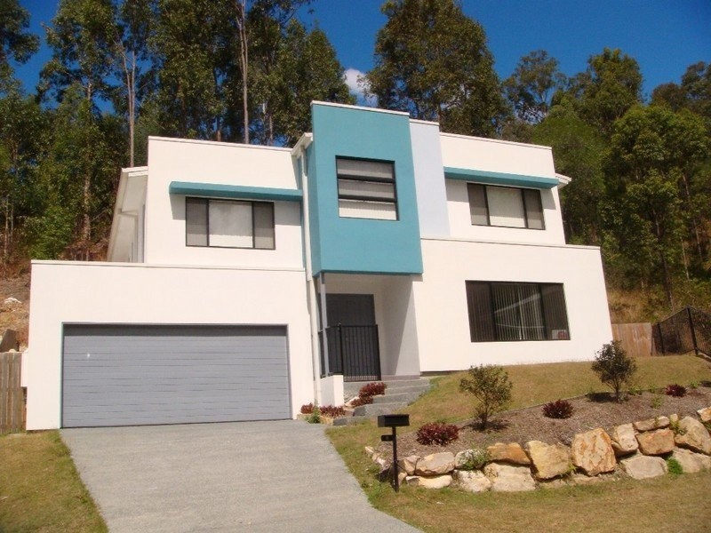 8 Gellert Close, Maudsland QLD 4210