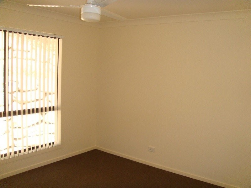 8 Gellert Close, Maudsland QLD 4210