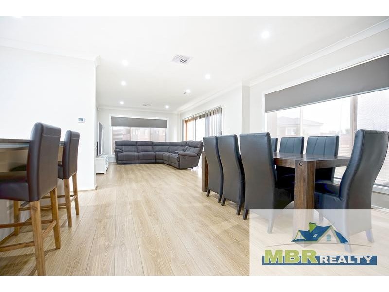 34 Bangalla Parade, Glenmore Park NSW 2745