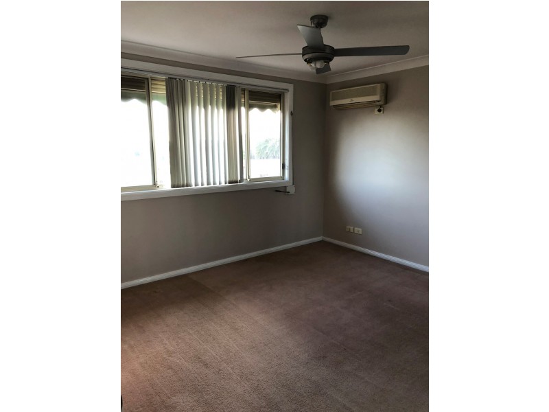 11 Crestview Place, Cranebrook NSW 2749