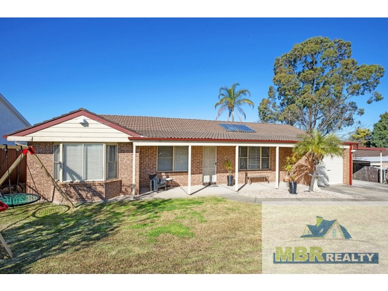 25 Explorers Way, St Clair NSW 2759