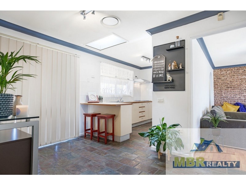 25 Explorers Way, St Clair NSW 2759