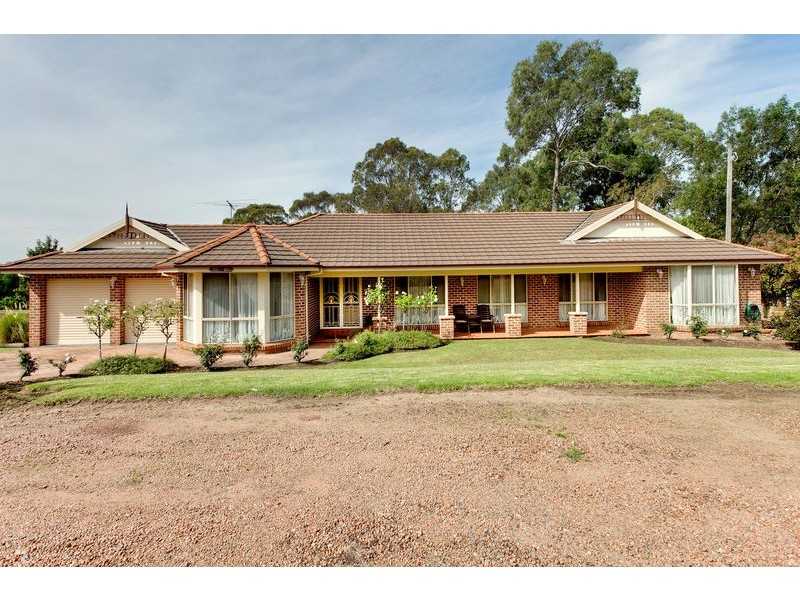 122 Greendale Road, Wallacia NSW 2745