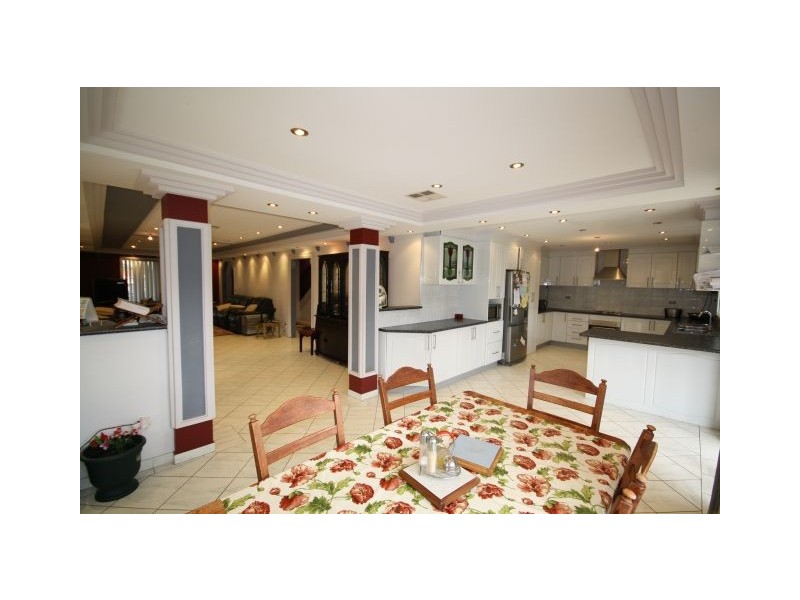 11 Haining Street, Cambridge Park NSW 2747