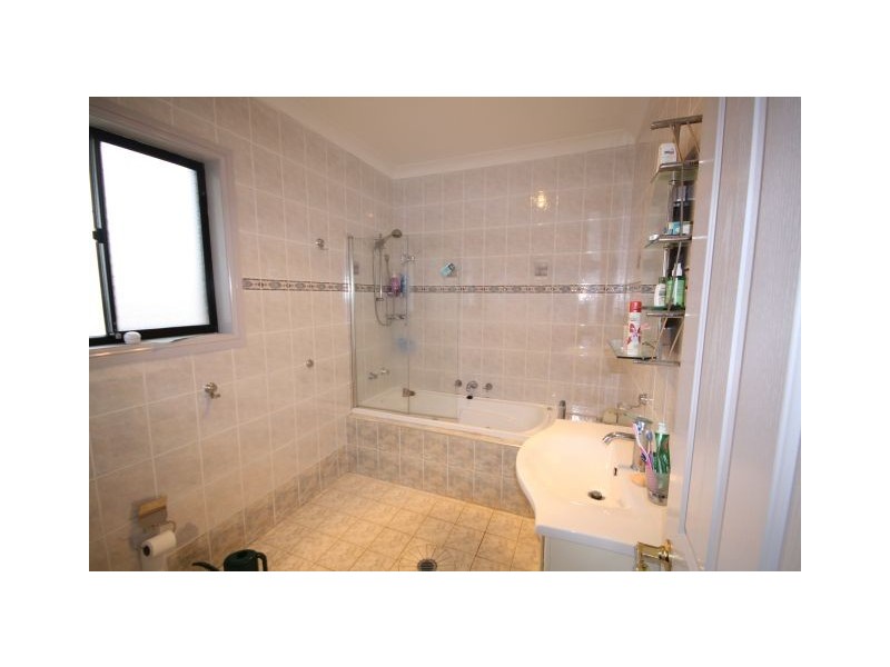 11 Haining Street, Cambridge Park NSW 2747