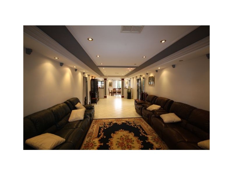 11 Haining Street, Cambridge Park NSW 2747