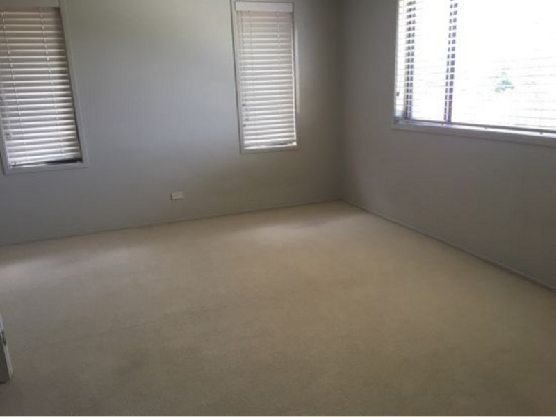 5 Guru Place, Glenmore Park NSW 2745