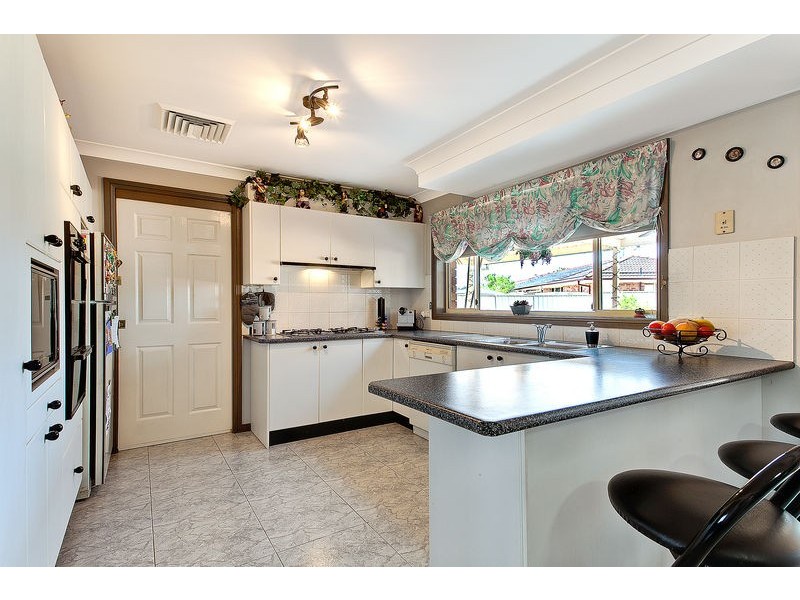 9 Wisteria Close, Glenmore Park NSW 2745