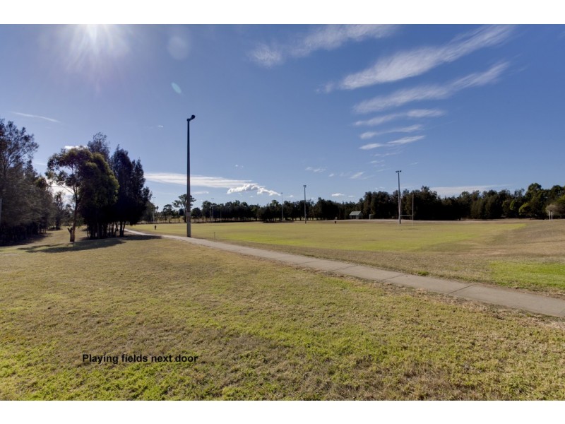 33 Solander Drive, St Clair NSW 2759