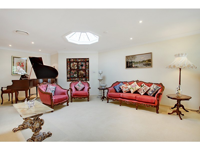 5 Cascade Avenue, Glenmore Park NSW 2745