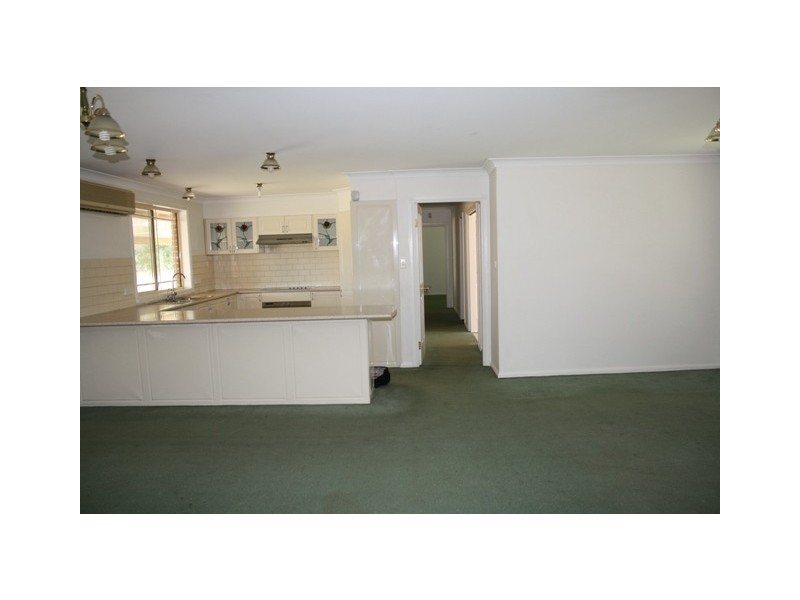 39 Barlow Street, Cambridge Park NSW 2747