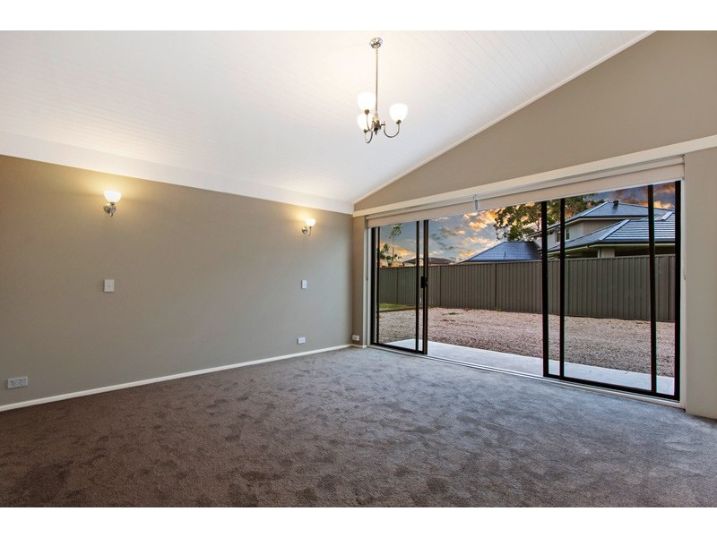 17 Rock Wallaby Way, Blaxland NSW 2774