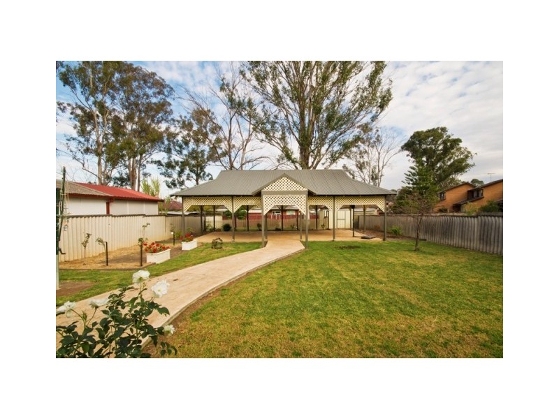 12 Guildford Road, Cambridge Park NSW 2747
