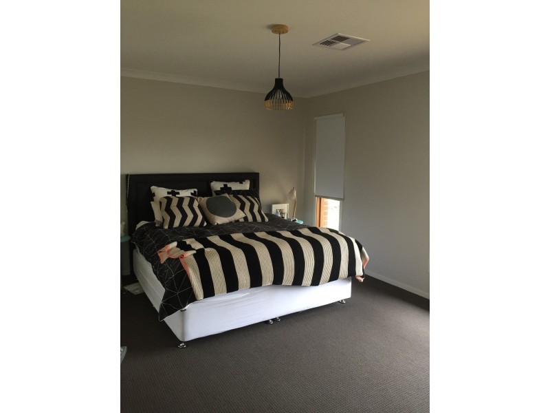 11 Shellbourne Place, Cranebrook NSW 2749