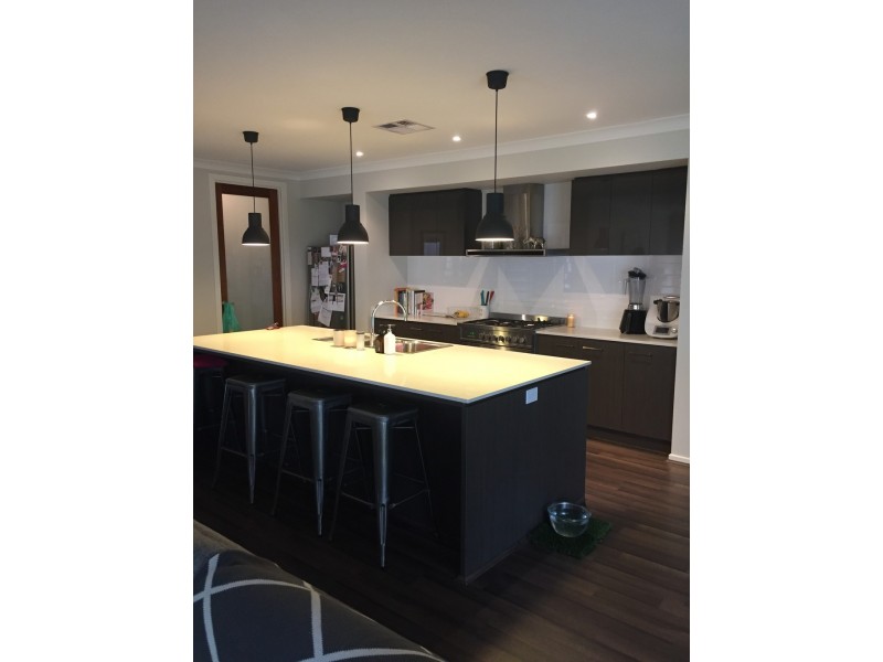 11 Shellbourne Place, Cranebrook NSW 2749