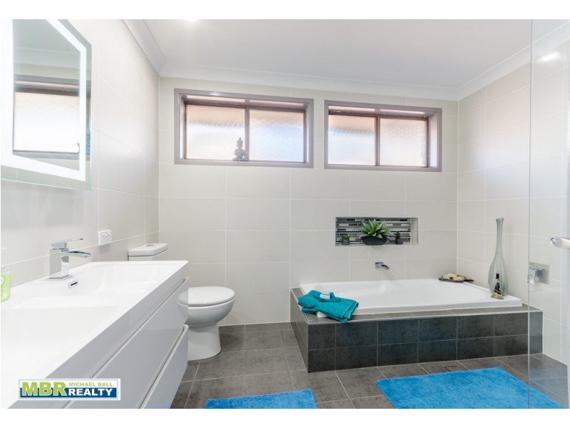 30 VALLEYVIEW CRES, Werrington Downs NSW 2747