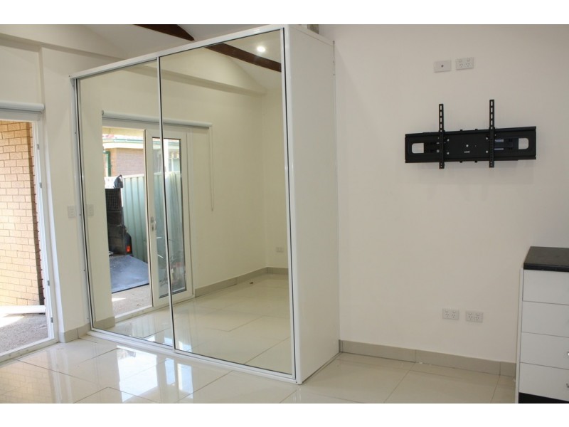 40A SUTTON ST, Cambridge Park NSW 2747