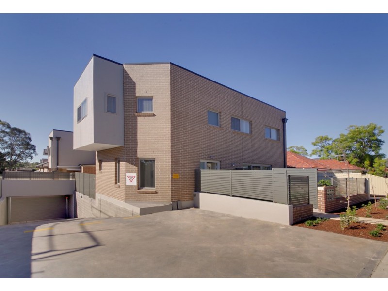 4/17 Carinya Road, Girraween NSW 2145