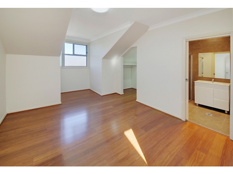 4/17 Carinya Road, Girraween NSW 2145