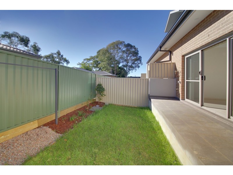 4/17 Carinya Road, Girraween NSW 2145