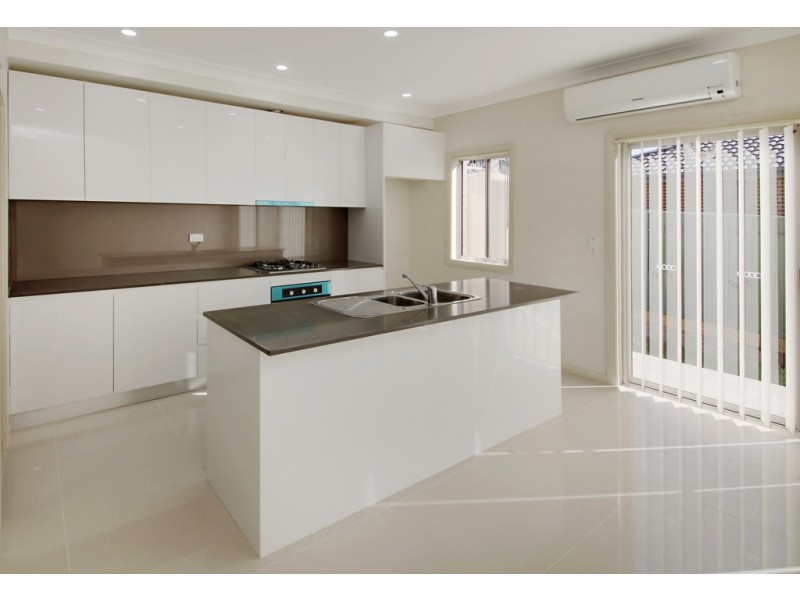 4/17 Carinya Road, Girraween NSW 2145