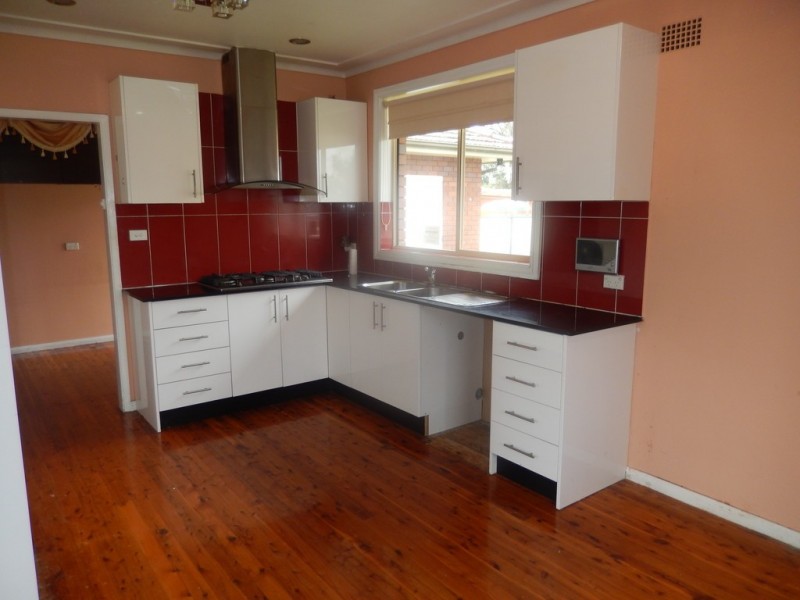 7 Station Road, Toongabbie NSW 2146