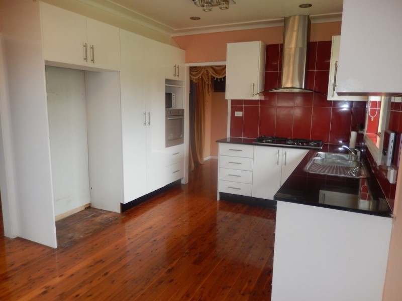 7 Station Road, Toongabbie NSW 2146