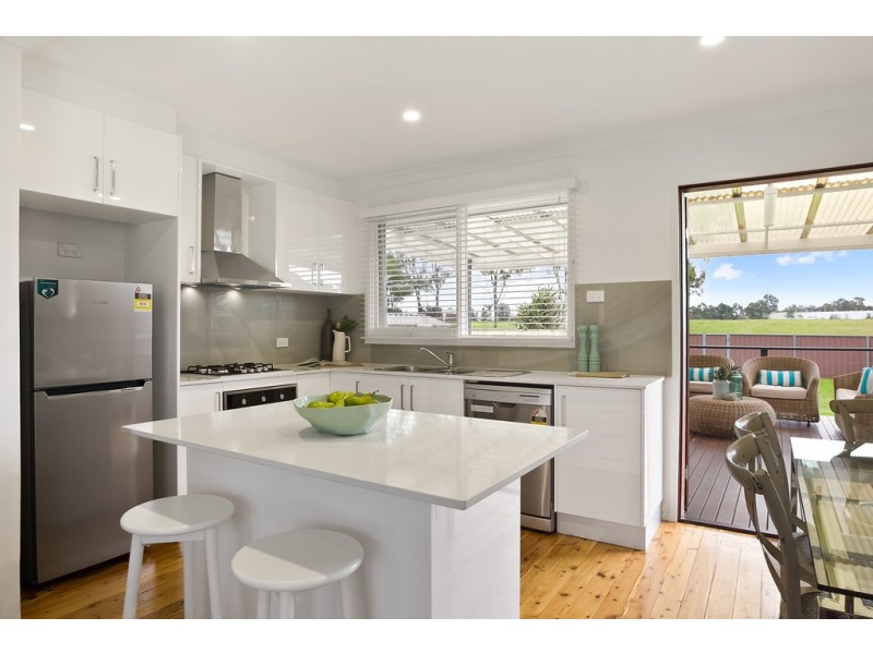 37 Woodlawn Drive, Toongabbie NSW 2146