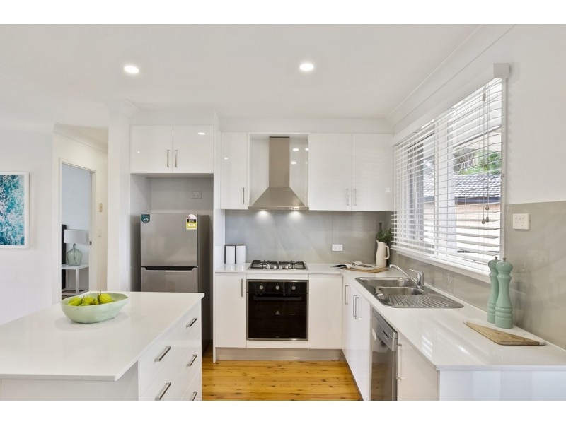 37 Woodlawn Drive, Toongabbie NSW 2146